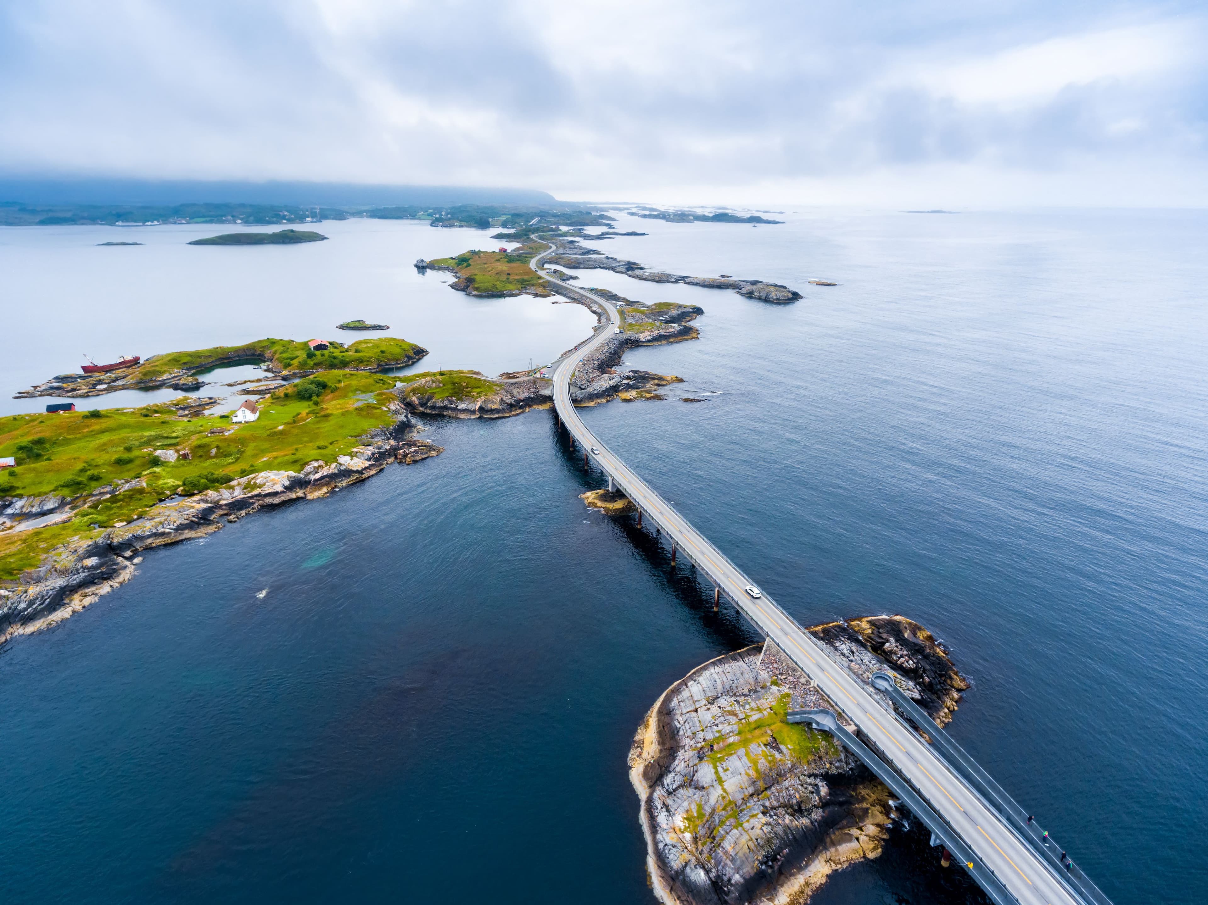 Atlantikstraße-Norwegen.jpeg