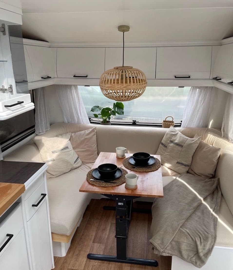 Caravan-DIY-Ausbau-Livingroom.jpg